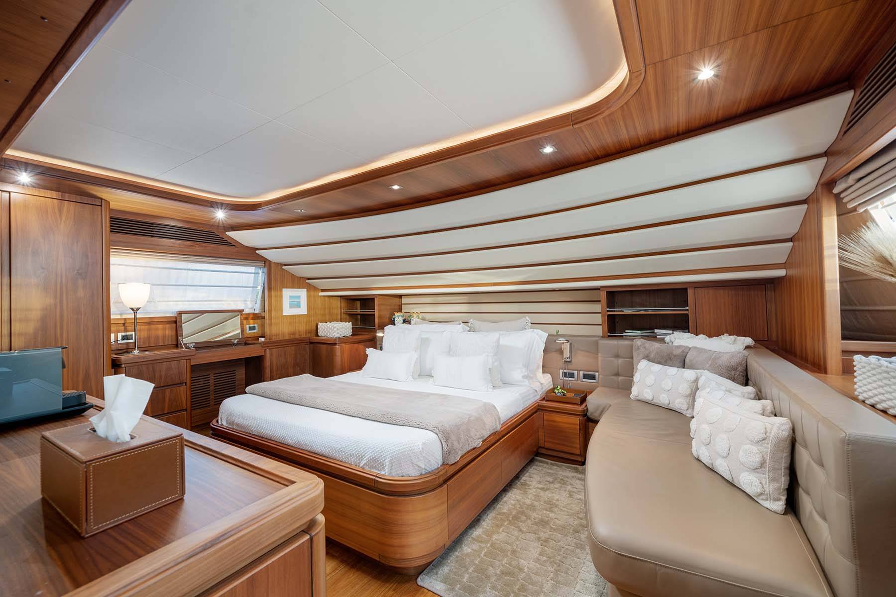 Ethna-Yacht-master cabin