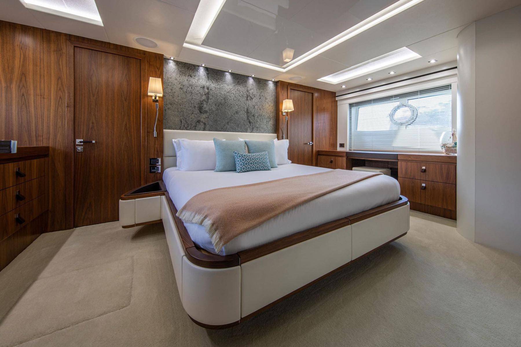 Luxury motor yacht Rush X for charter - Moncada Yachts